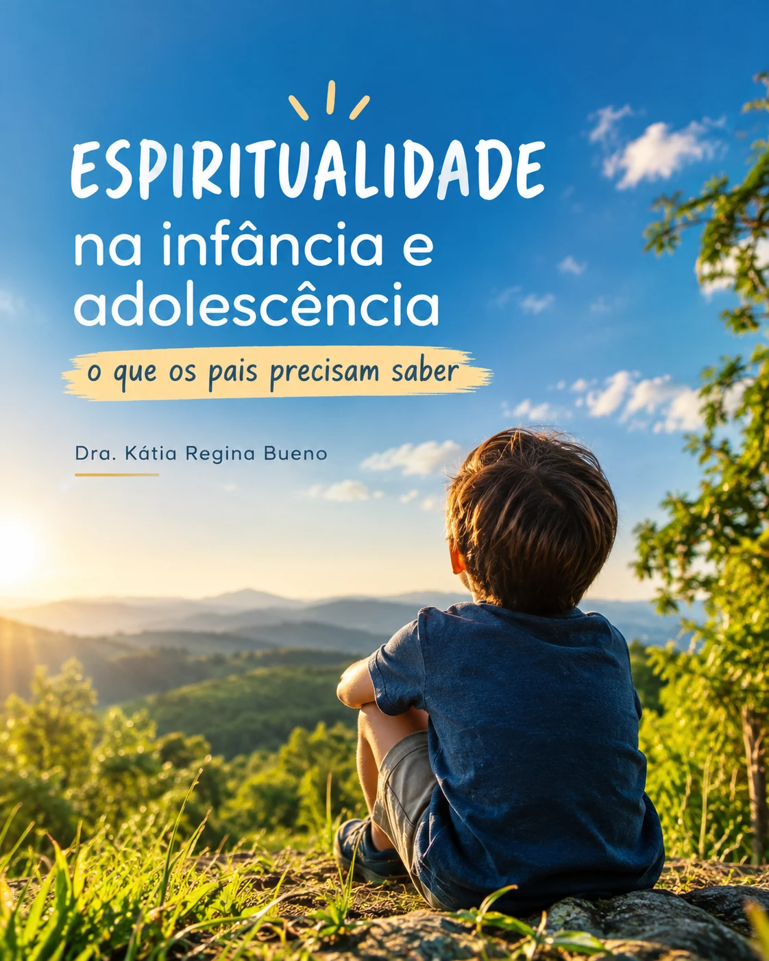 Menino sentado de costas contemplando as montanhas ao pôr do sol